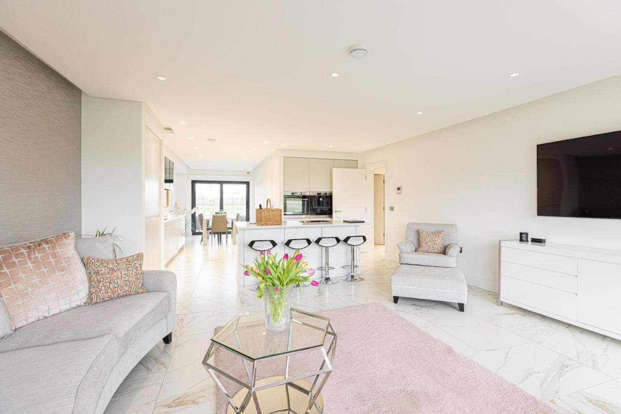 Curran Gate Luxury Serviced Apartments, พอร์ตรัช ภายนอก รูปภาพ